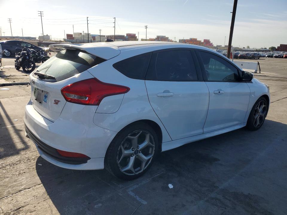 Продаж на аукціоні авто 2015 Ford Focus, vin: 1FADP3L98FL262158, номер лоту: 51125646