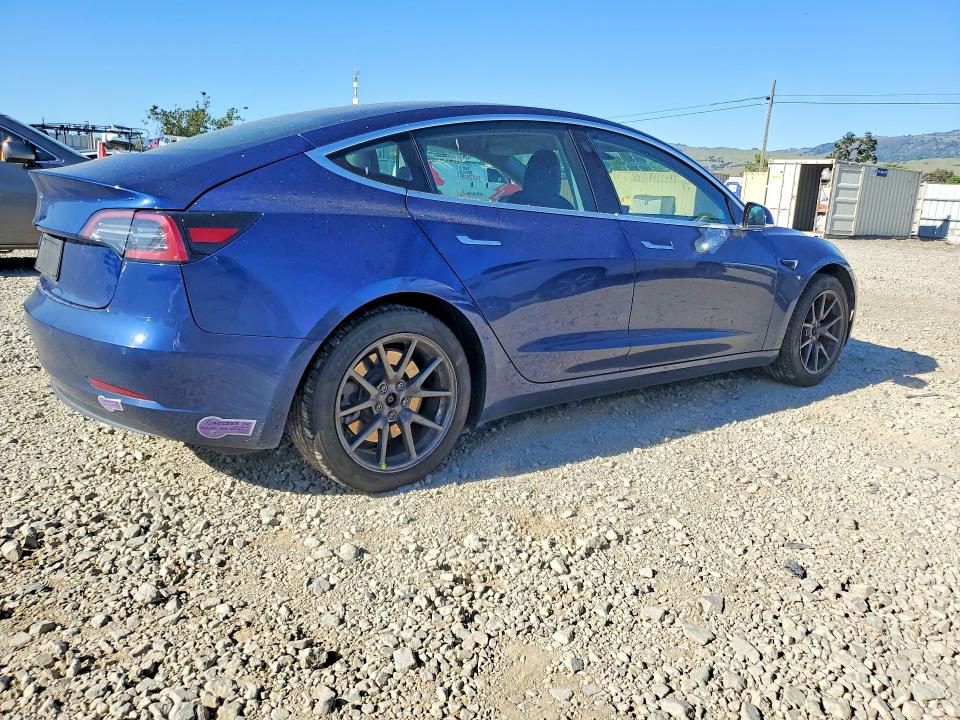 48797436 :رقم المزاد ، 5YJ3E1EA8KF400799 vin ، 2019 Tesla Model 3 مزاد بيع