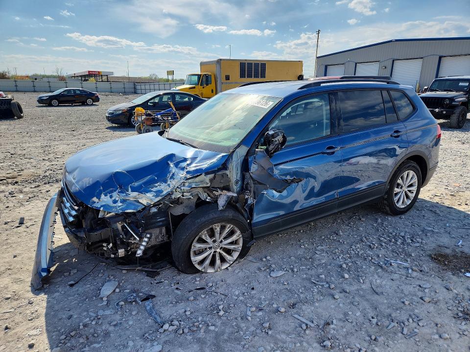 Продажа на аукционе авто 2018 Volkswagen Tiguan, vin: 3VV0B7AX8JM018454, номер лота: 49396126
