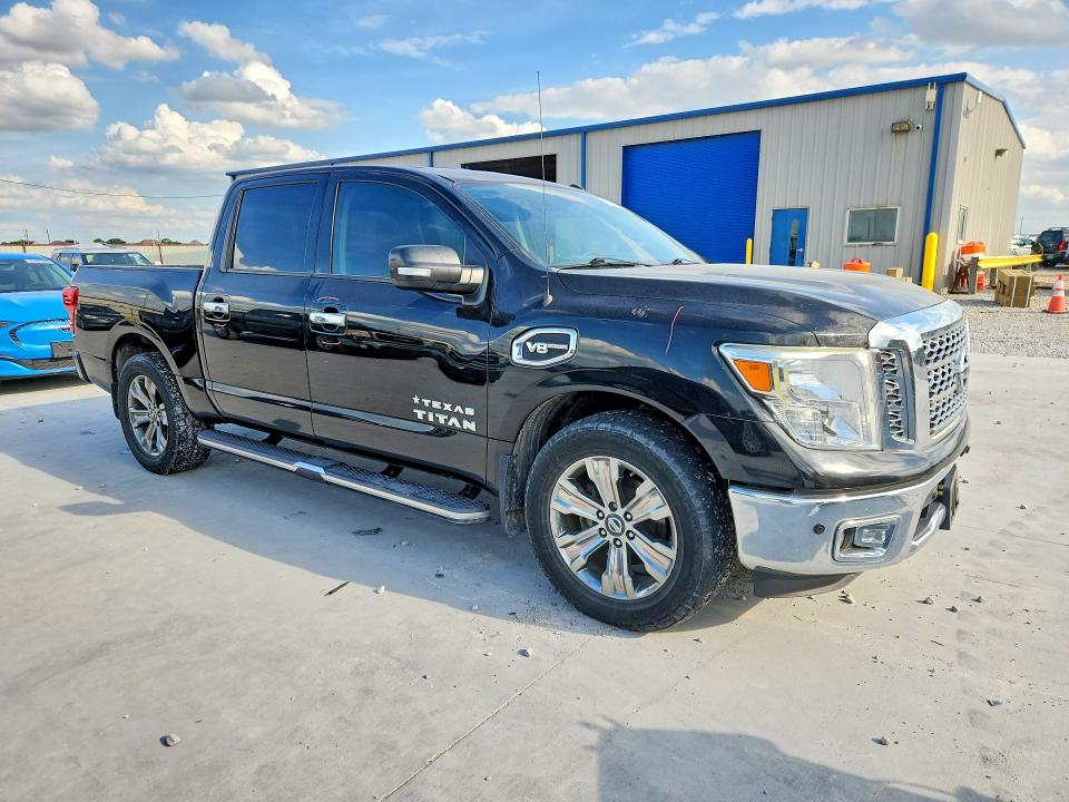 49459056 :رقم المزاد ، 1N6AA1E61HN563851 vin ، 2017 Nissan Titan مزاد بيع