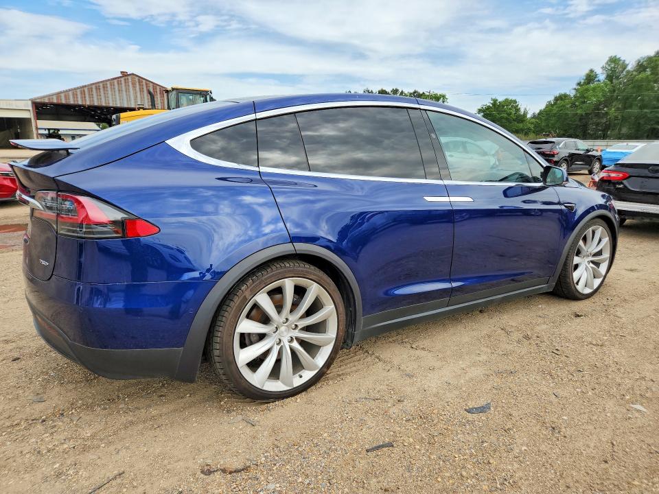 Продаж на аукціоні авто 2017 Tesla Model X, vin: 5YJXCBE20HF039616, номер лоту: 50606256