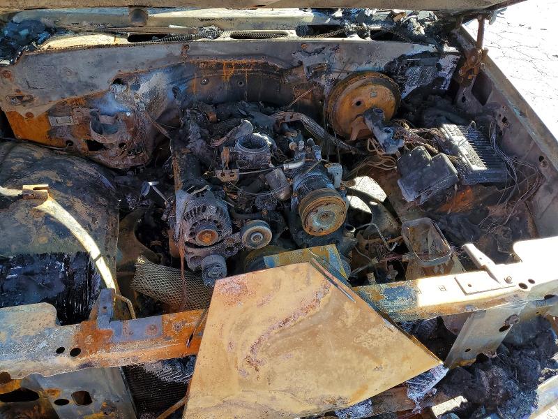 1999 Chevrolet Suburban მანქანა იყიდება აუქციონზე, vin: 1GNEC16R9XJ576111, აუქციონის ნომერი: 50225576