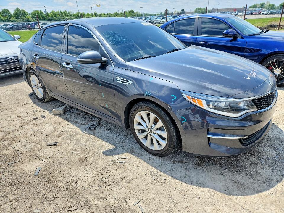 2017 Kia Optima მანქანა იყიდება აუქციონზე, vin: 5XXGT4L39HG155885, აუქციონის ნომერი: 51010826