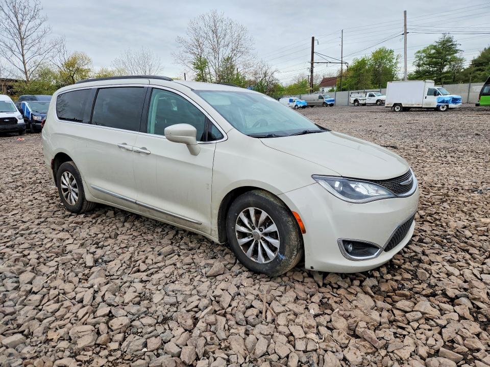Продажа на аукционе авто 2017 Chrysler Pacifica, vin: 2C4RC1BG6HR739745, номер лота: 51604776
