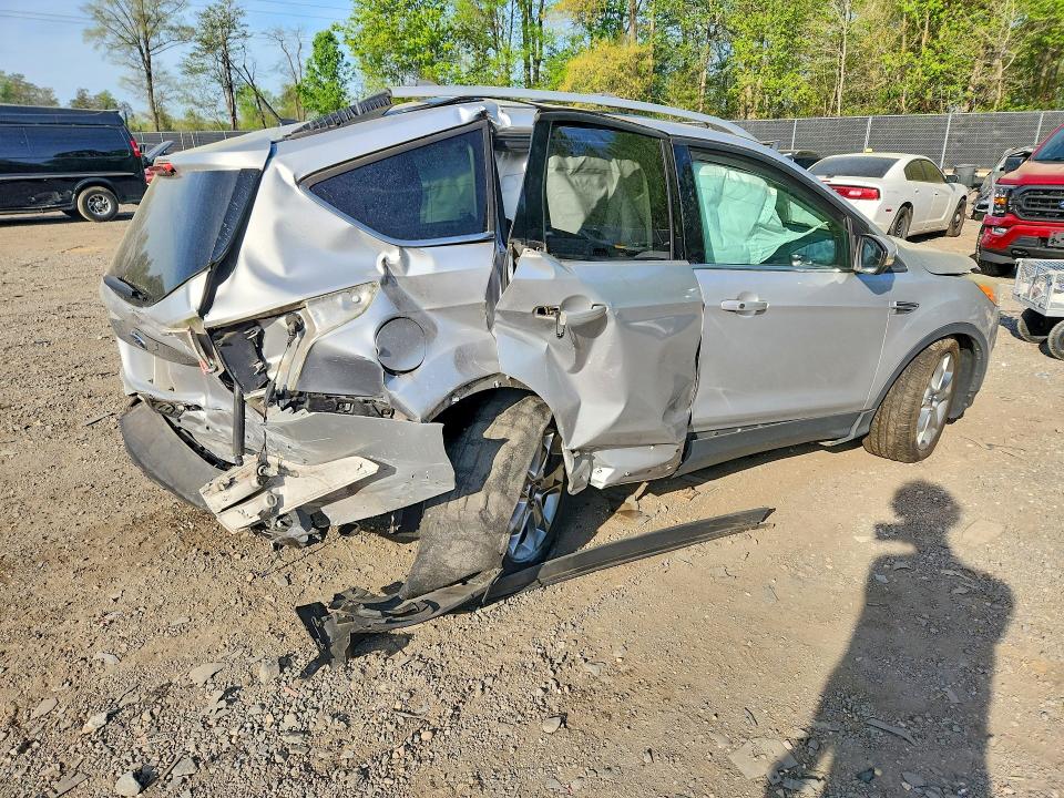 49980946 :رقم المزاد ، 1FMCU0J97EUB05614 vin ، 2014 Ford Escape مزاد بيع