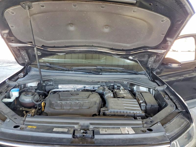 49464096 :رقم المزاد ، 3VV3B7AX6JM038604 vin ، 2018 Volkswagen Tiguan مزاد بيع