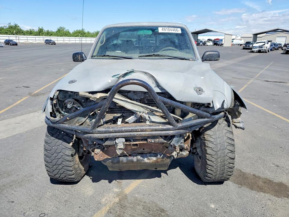 2001 Toyota Tacoma მანქანა იყიდება აუქციონზე, vin: 5TEWN72N11Z747282, აუქციონის ნომერი: 49104466