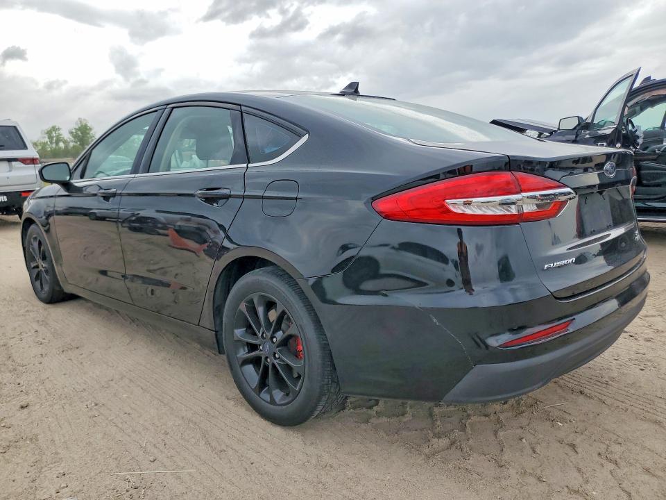 46636976 :رقم المزاد ، 3FA6P0HD9LR260260 vin ، 2020 Ford Fusion مزاد بيع