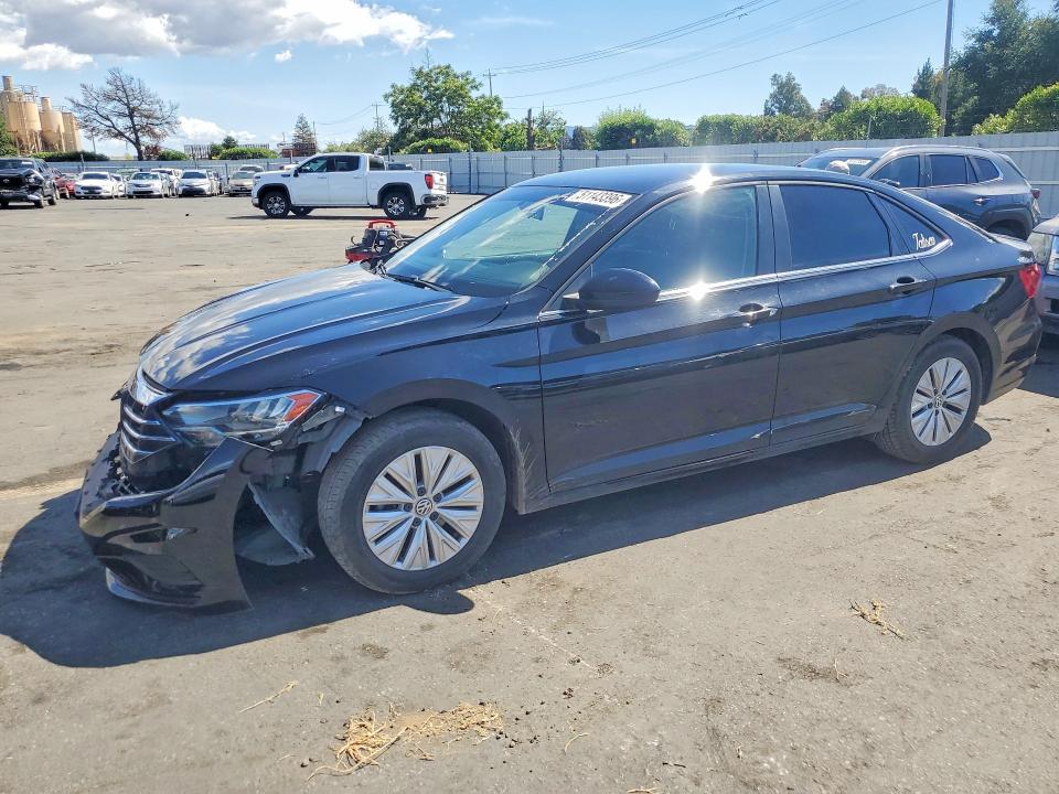 51143396 :رقم المزاد ، 3VWC57BU8KM031792 vin ، 2019 Volkswagen Jetta مزاد بيع