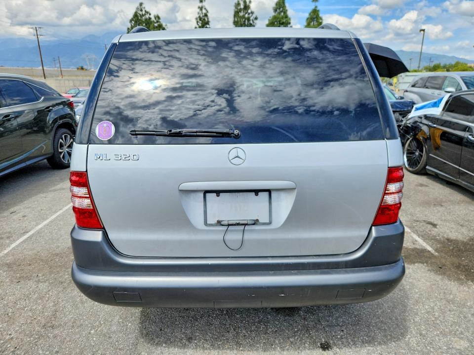 1999 Mercedes-benz Ml მანქანა იყიდება აუქციონზე, vin: 4JGAB54E7XA116622, აუქციონის ნომერი: 49395306