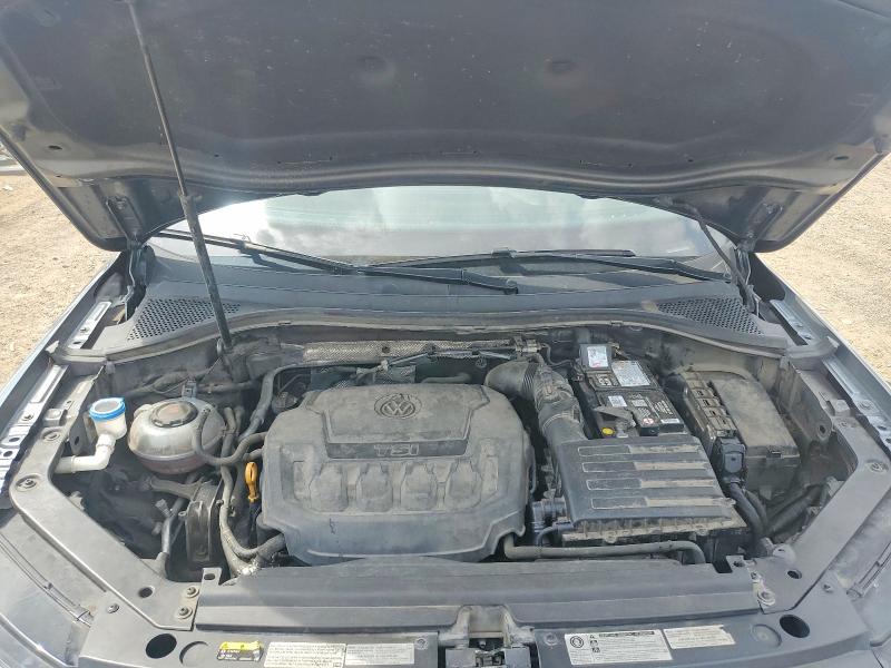 50956956 :رقم المزاد ، 3VV2B7AX0JM030669 vin ، 2018 Volkswagen Tiguan مزاد بيع