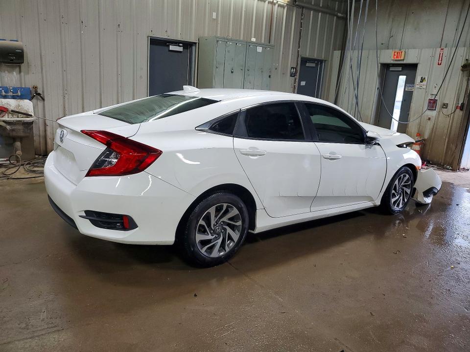 51494486 :رقم المزاد ، 19XFC2F71JE034071 vin ، 2018 Honda Civic مزاد بيع
