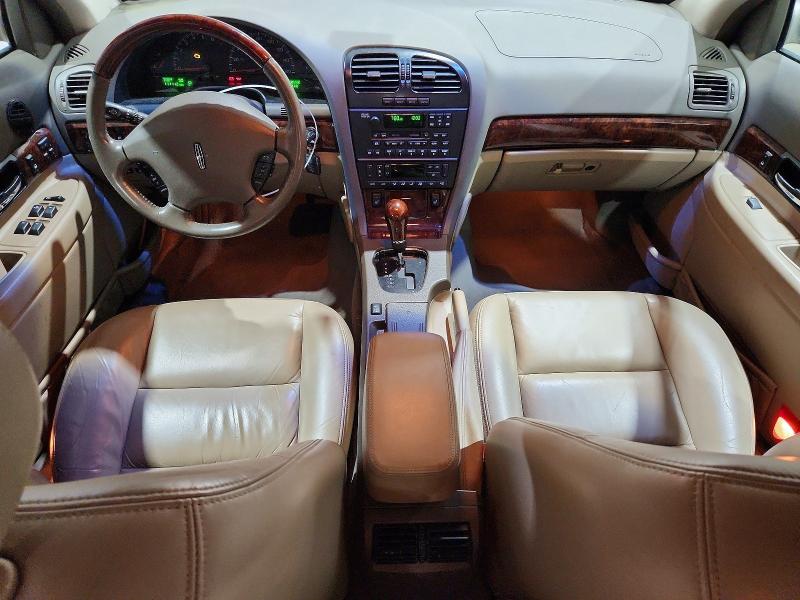 49051596 :رقم المزاد ، 1LNHM87A4YY601845 vin ، 2000 Lincoln Townhouse Ls مزاد بيع