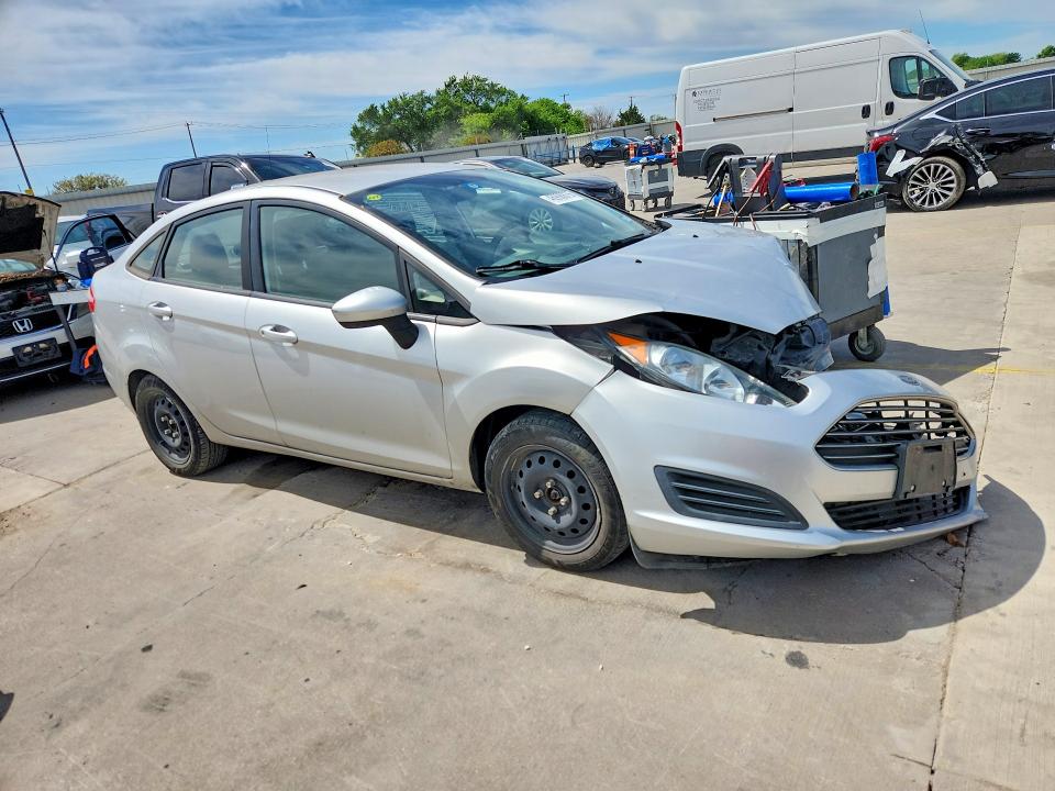 48998876 :رقم المزاد ، 3FADP4AJ6FM123339 vin ، 2015 Ford Fiesta مزاد بيع