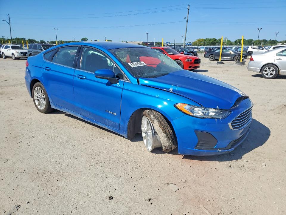 51542066 :رقم المزاد ، 3FA6P0LU7KR185015 vin ، 2019 Ford Fusion مزاد بيع