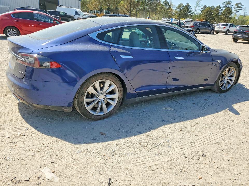 48037226 :رقم المزاد ، 5YJSA1E26GF124419 vin ، 2016 Tesla Model S مزاد بيع