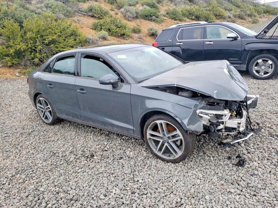 Продажа на аукционе авто 2018 Audi A3, vin: WAUB8GFF1J1026251, номер лота: 50527926