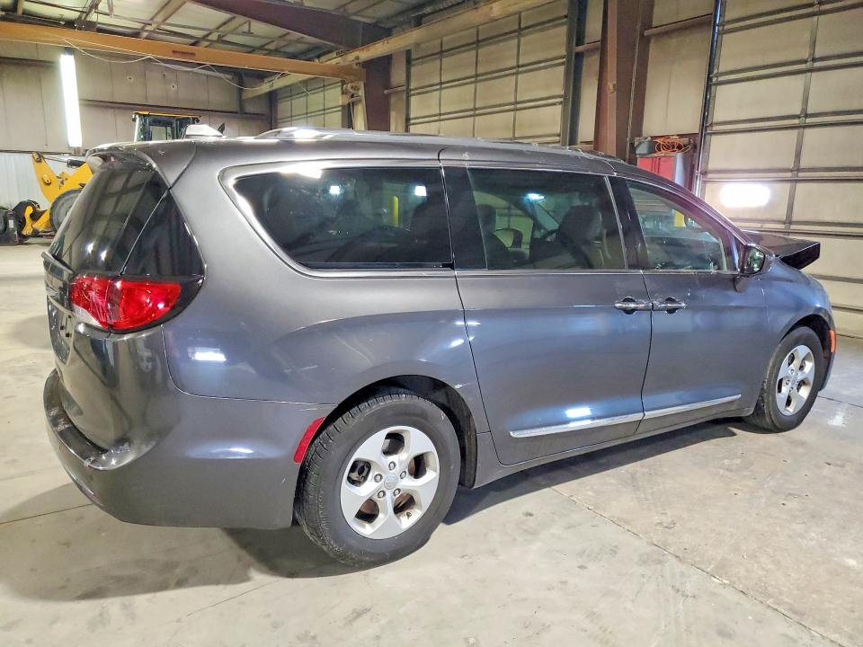 2017 Chrysler Pacifica მანქანა იყიდება აუქციონზე, vin: 2C4RC1EG3HR812694, აუქციონის ნომერი: 49175926