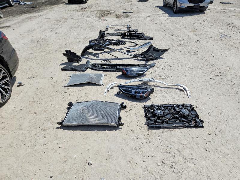 49714556 :رقم المزاد ، WAULDAF8XRN004994 vin ، 2024 Audi A8 مزاد بيع