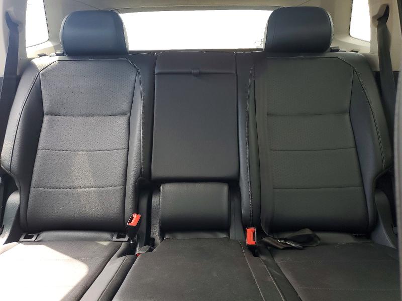 50168786 :رقم المزاد ، 3VV2B7AX1JM155146 vin ، 2018 Volkswagen Tiguan مزاد بيع