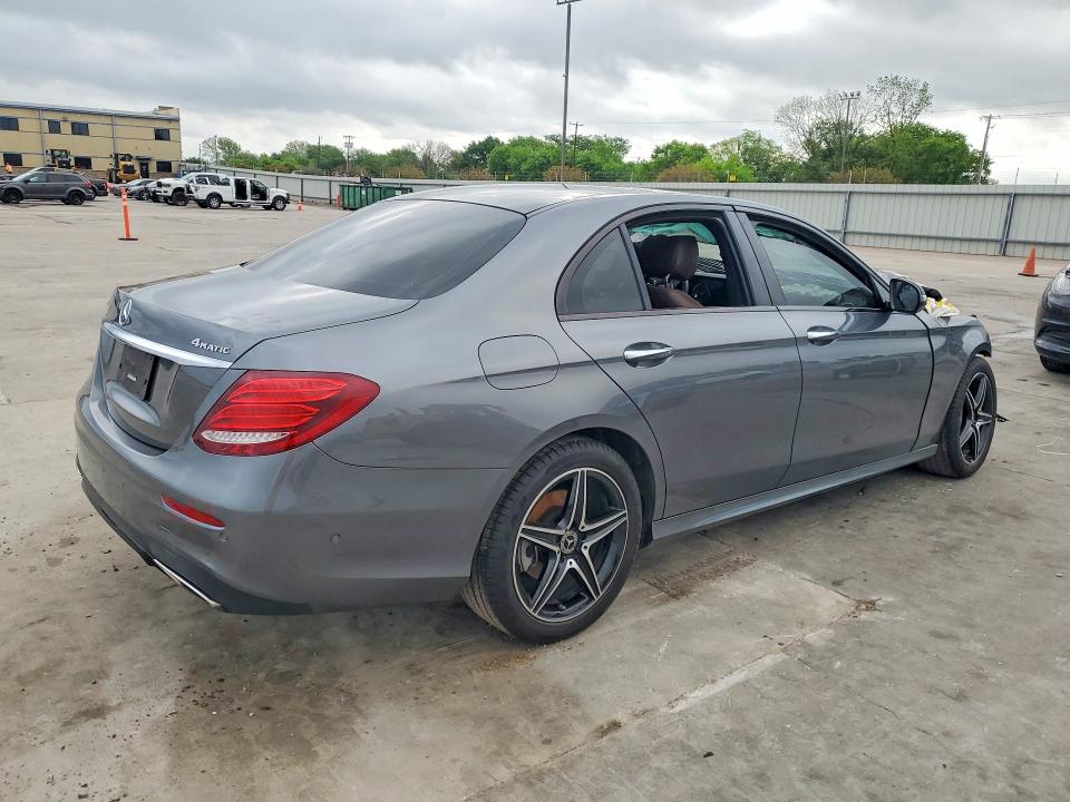 48773246 :رقم المزاد ، WDDZF4KB7JA452444 vin ، 2018 Mercedes-benz E مزاد بيع