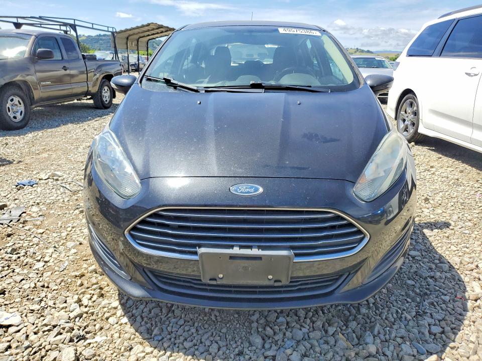49575386 :رقم المزاد ، 3FADP4EJ2FM221228 vin ، 2015 Ford Fiesta مزاد بيع