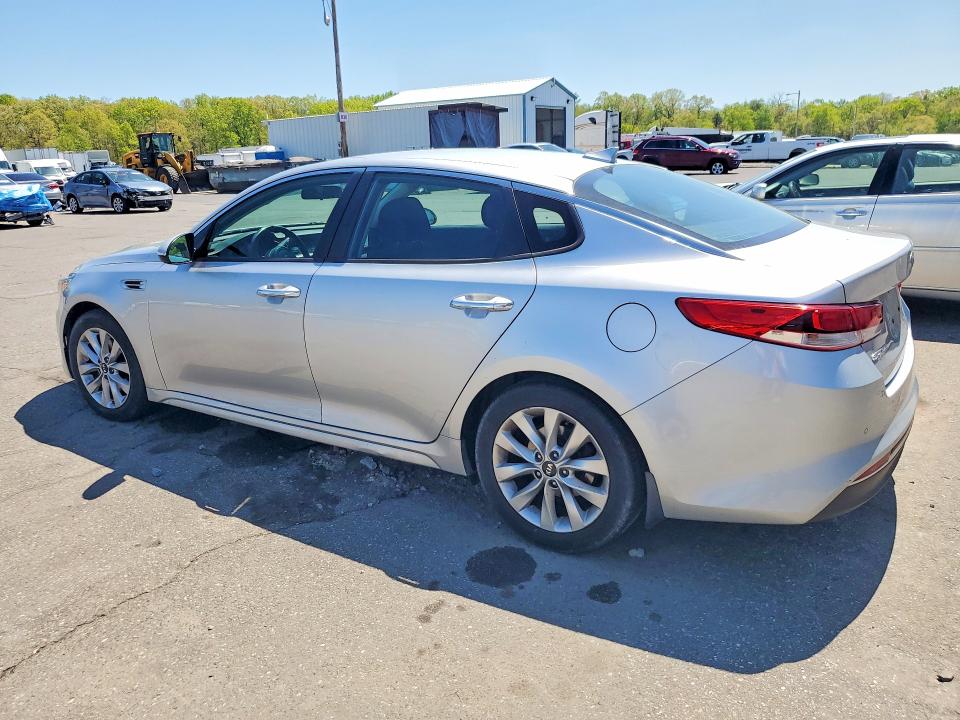 Auction sale of the 2018 Kia Optima, vin: 5XXGT4L33JG268592, lot number: 51423666