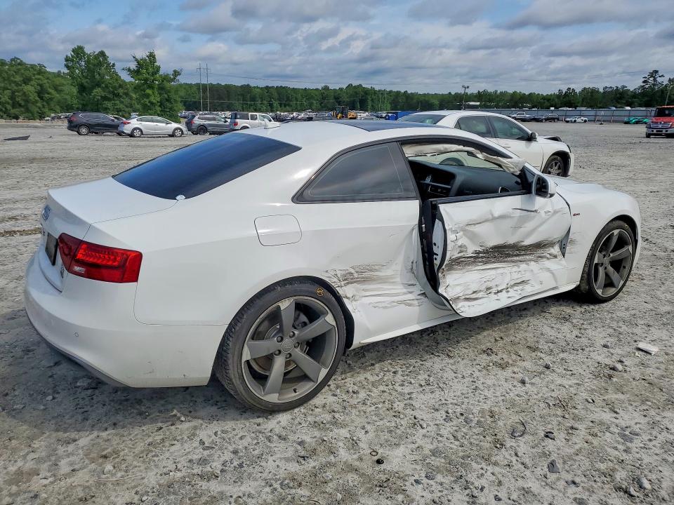 2015 Audi A5 მანქანა იყიდება აუქციონზე, vin: WAUMFAFR9FA057616, აუქციონის ნომერი: 51682516