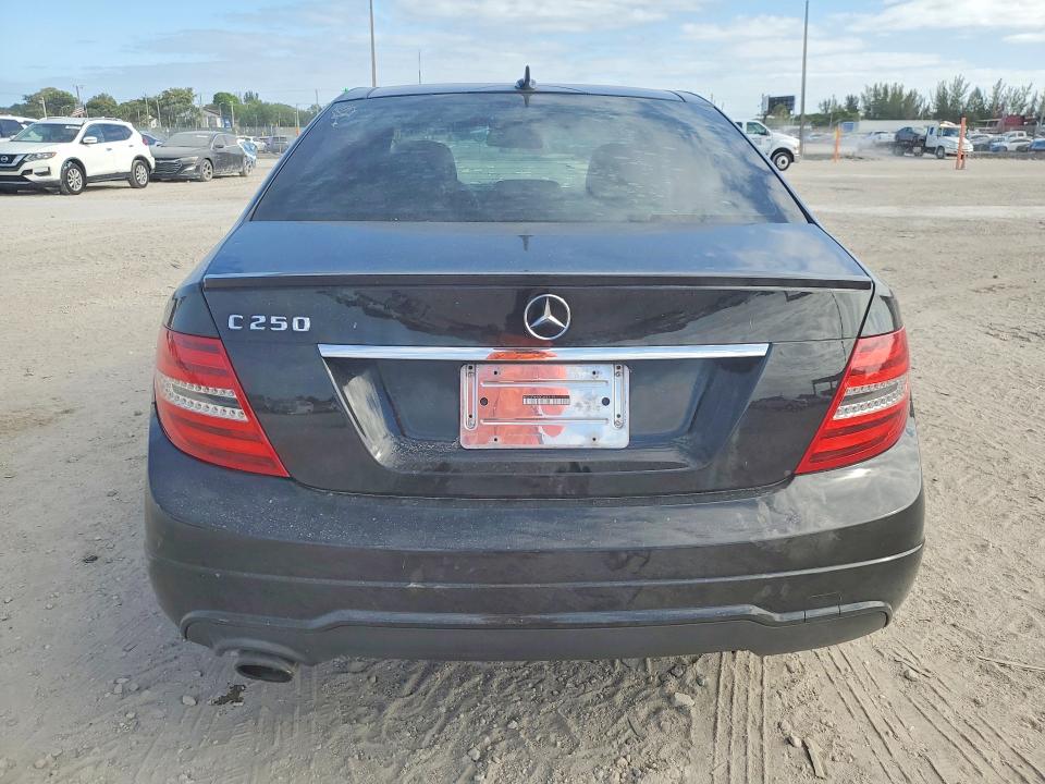 Продажа на аукционе авто 2012 Mercedes-benz C, vin: WDDGF4HB0CA613119, номер лота: 50111166