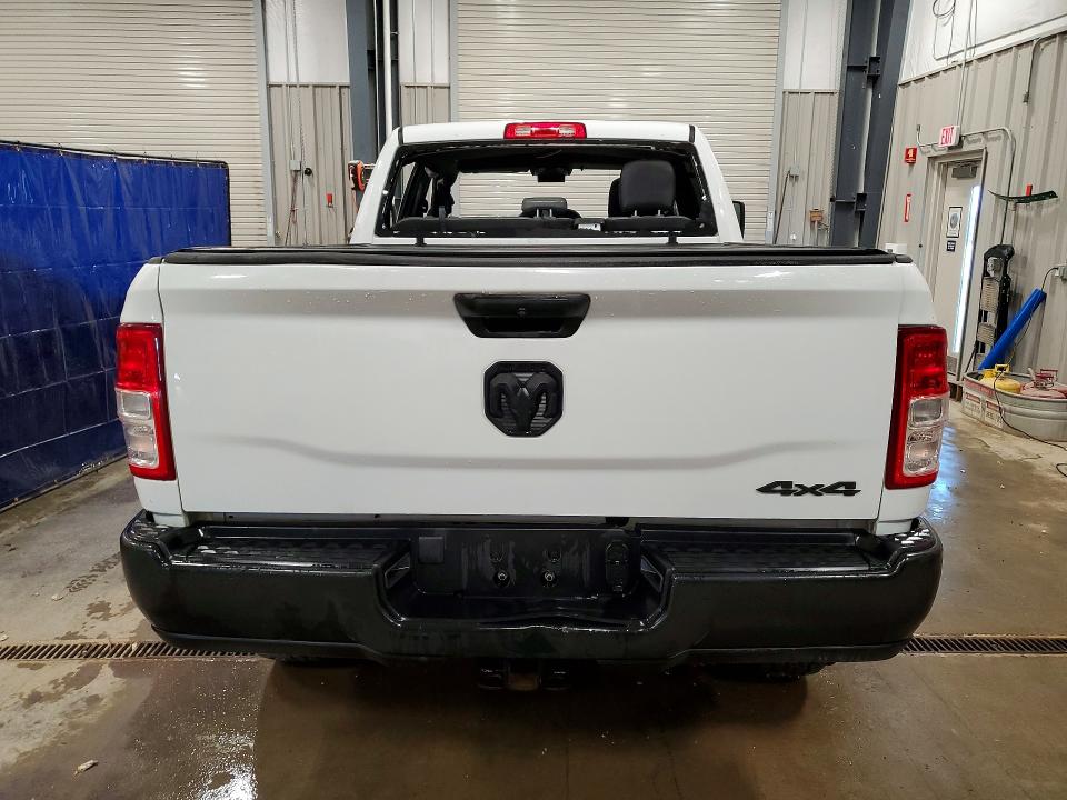 49133696 :رقم المزاد ، 3C6UR5CL5PG610158 vin ، 2023 Ram 2500 مزاد بيع