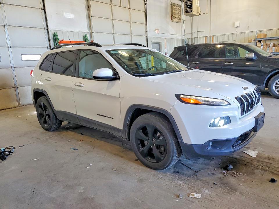 49671246 :رقم المزاد ، 1C4PJMCB8FW764345 vin ، 2015 Jeep Cherokee مزاد بيع
