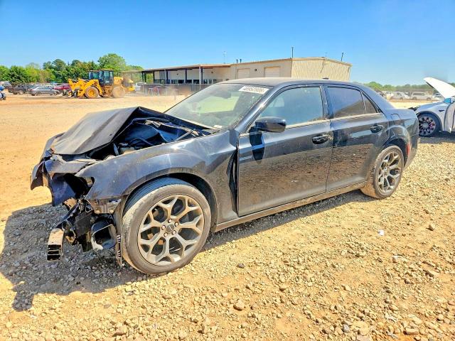 2015 Chrysler 300 მანქანა იყიდება აუქციონზე, vin: 2C3CCABG6FH797142, აუქციონის ნომერი: 48952806