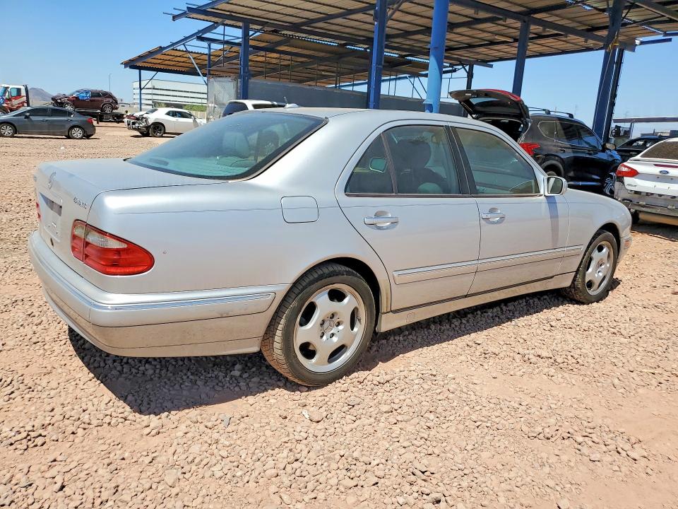 2001 Mercedes-benz E მანქანა იყიდება აუქციონზე, vin: WDBJF83J41X051899, აუქციონის ნომერი: 48152606