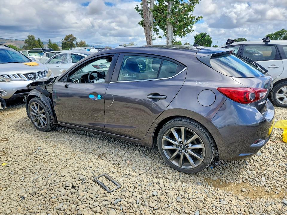 50933246 :رقم المزاد ، 3MZBN1L39JM270488 vin ، 2018 Mazda 3 مزاد بيع