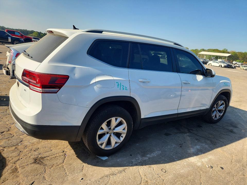 47871036 :رقم المزاد ، 1V2CR2CA9JC520988 vin ، 2018 Volkswagen Atlas مزاد بيع