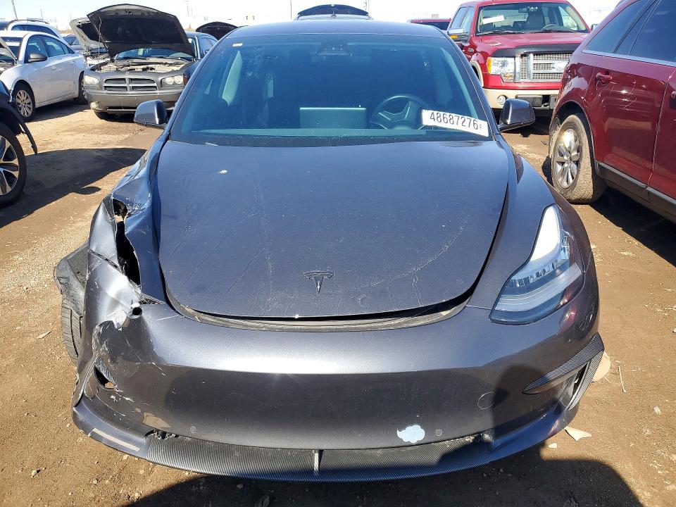 48687276 :رقم المزاد ، 5YJ3E1EB9JF066662 vin ، 2018 Tesla Model 3 مزاد بيع