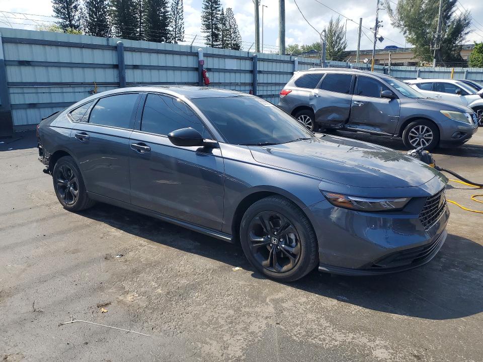 52005876 :رقم المزاد ، 1HGCY1F42SA066828 vin ، 2025 Honda Accord مزاد بيع