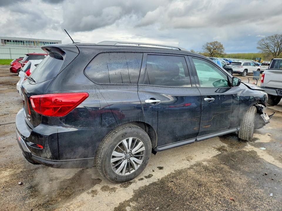 51779976 :رقم المزاد ، 5N1DR2MM5JC649157 vin ، 2018 Nissan Pathfinder مزاد بيع