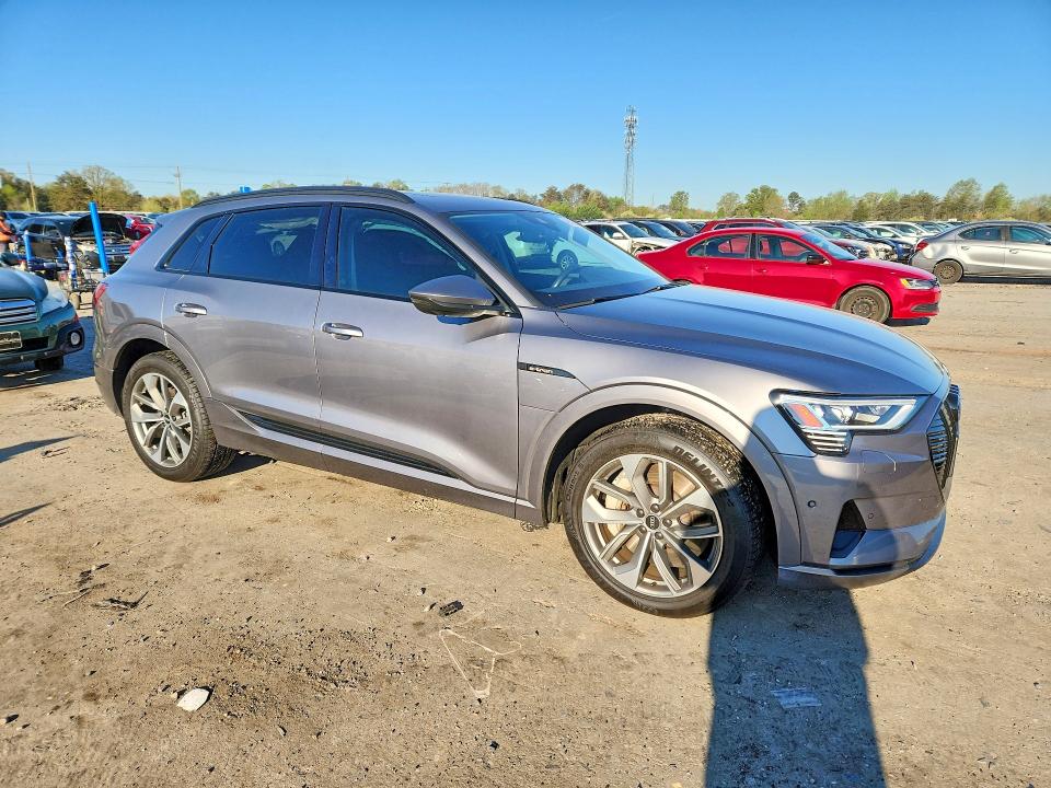 Aukcja sprzedaży 2021 Audi E-tron, vin: WA1LAAGEXMB010704, numer aukcji: 49129056