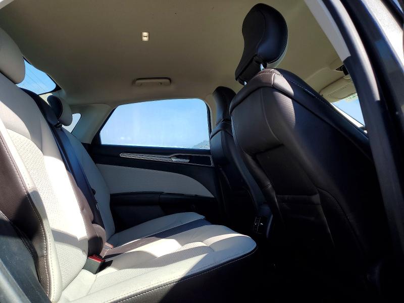 49106926 :رقم المزاد ، 3FA6P0HD4KR122947 vin ، 2019 Ford Fusion مزاد بيع
