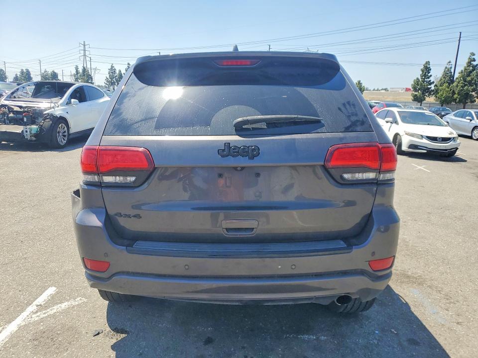 49231696 :رقم المزاد ، 1C4RJFAG4JC319923 vin ، 2018 Jeep Grand Cherokee مزاد بيع