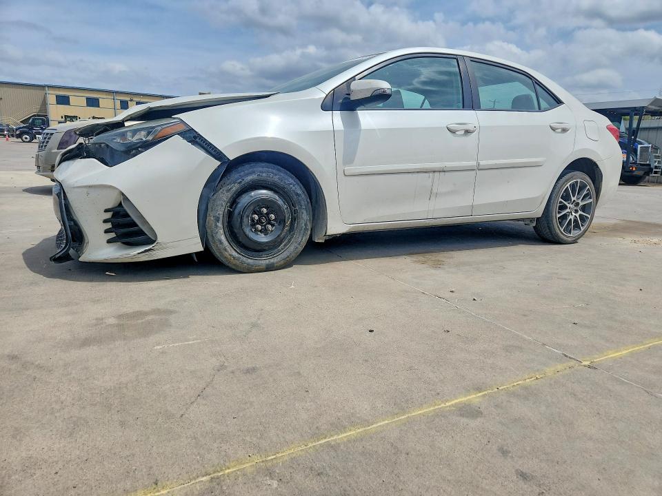 Продажа на аукционе авто 2017 Toyota Corolla, vin: 5YFBURHE6HP604882, номер лота: 48331456