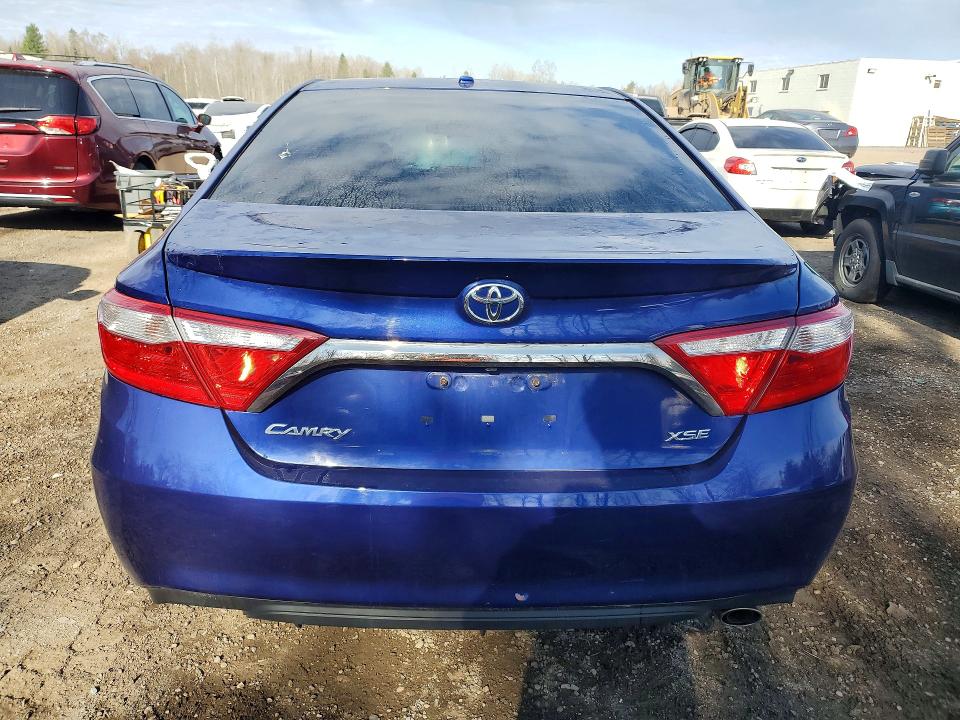 50416666 :رقم المزاد ، 4T1BF1FK3FU913385 vin ، 2015 Toyota Camry مزاد بيع