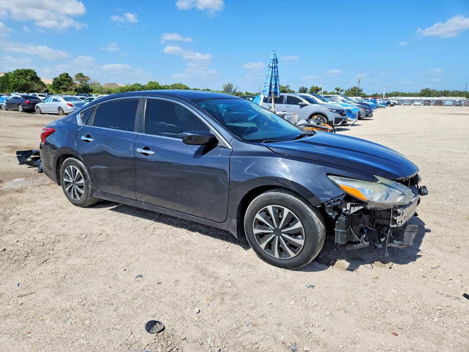 Продажа на аукционе авто 2018 Nissan Altima, vin: 1N4AL3AP7JC194055, номер лота: 50682696