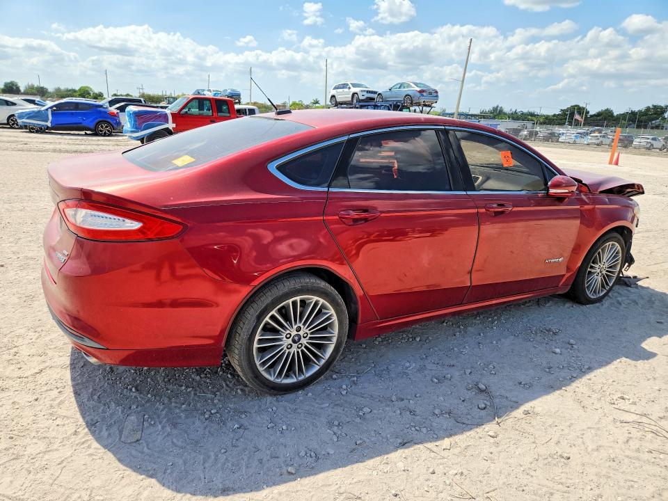 52031076 :رقم المزاد ، 3FA6P0LU1ER231393 vin ، 2014 Ford Fusion مزاد بيع
