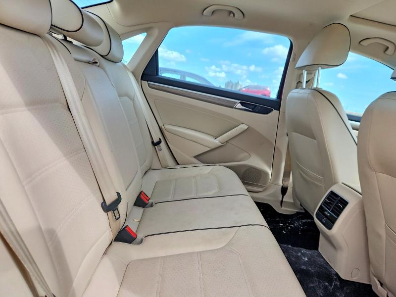 50090876 :رقم المزاد ، 1VWBT7A36HC054878 vin ، 2017 Volkswagen Passat مزاد بيع