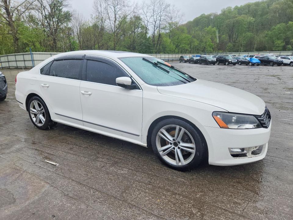 51176556 :رقم المزاد ، 1VWCN7A39DC045262 vin ، 2013 Volkswagen Passat مزاد بيع