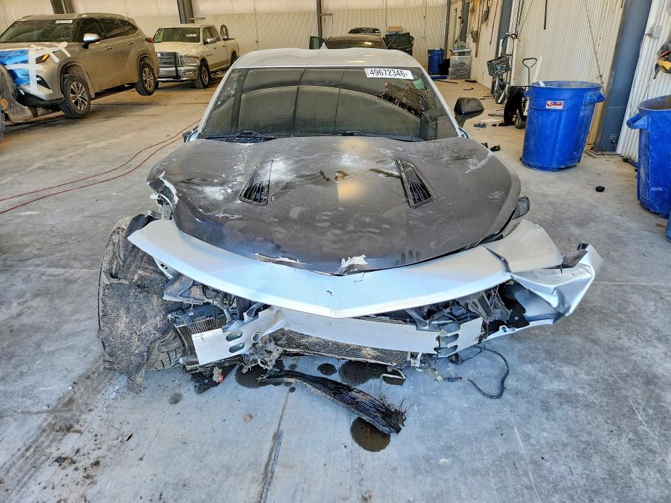 49672346 :رقم المزاد ، 1G1FE1R70J0158561 vin ، 2018 Chevrolet Camaro مزاد بيع