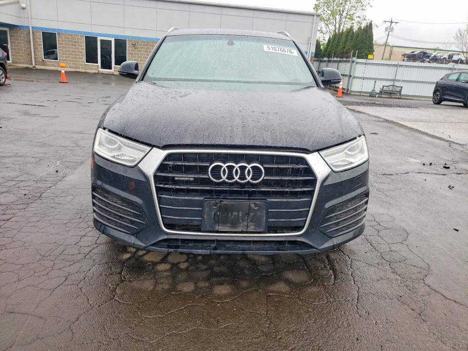 51076676 :رقم المزاد ، WA1ECCFSXJR018522 vin ، 2018 Audi Q3 مزاد بيع