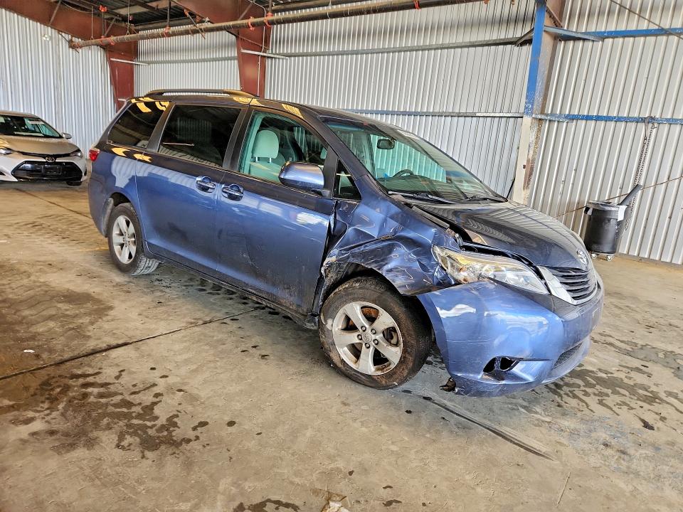50925916 :رقم المزاد ، 5TDKZ3DC2HS830931 vin ، 2017 Toyota Sienna مزاد بيع